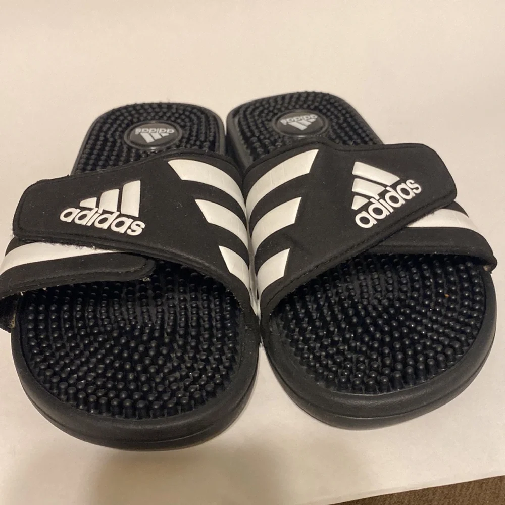 adidas kids slides shoes size 5 black & white color